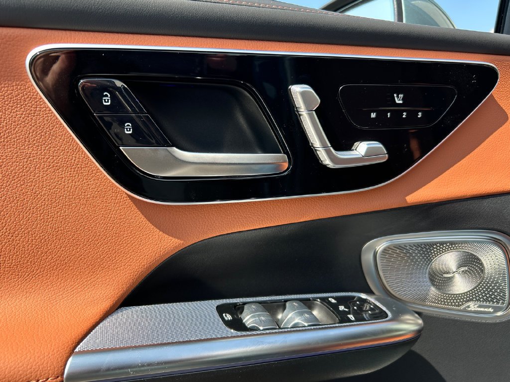 New 2027 Verde Silver Metallic Mercedes-Benz GLC 300 image 49