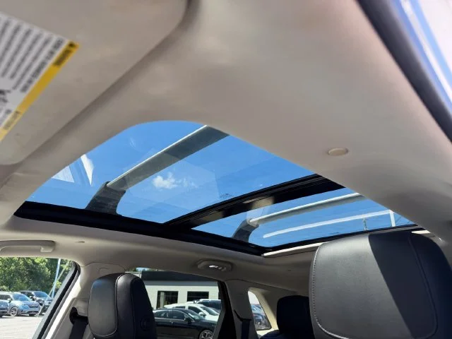 Used 2019 Radiant Silver Metallic Cadillac Luxury image 29
