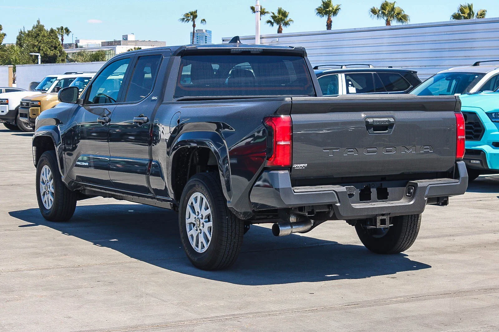 2026 Toyota Tacoma SR5 - Photo 6