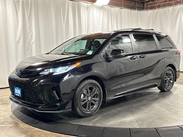 2025 Toyota Sienna XSE 7 Passenger