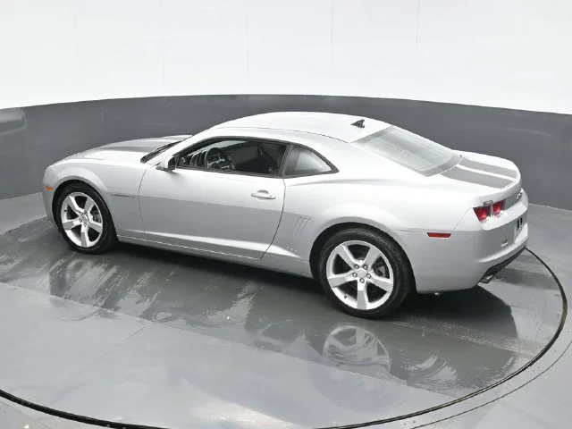 Used 2011 Silver Chevrolet 1LS image 11