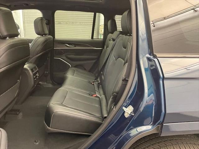 New 2026 Fathom Blue Pearl-Coat Exterior Paint Jeep Limited image 17
