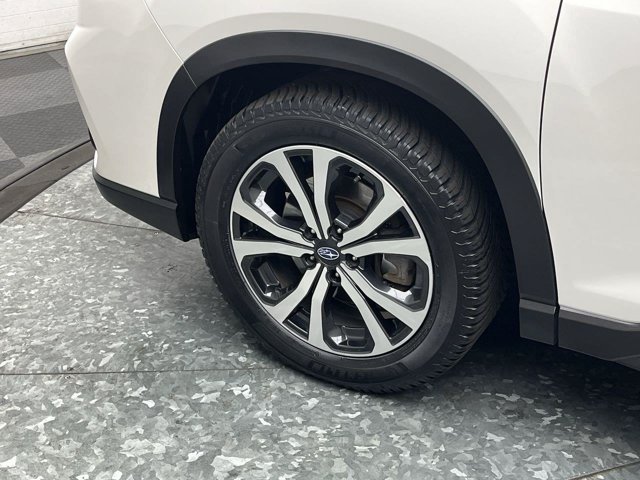 Used 2020 Crystal White Pearl Subaru Limited image 7