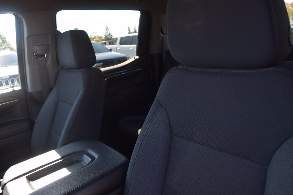 Used 2023 BLACK Chevrolet LT image 18