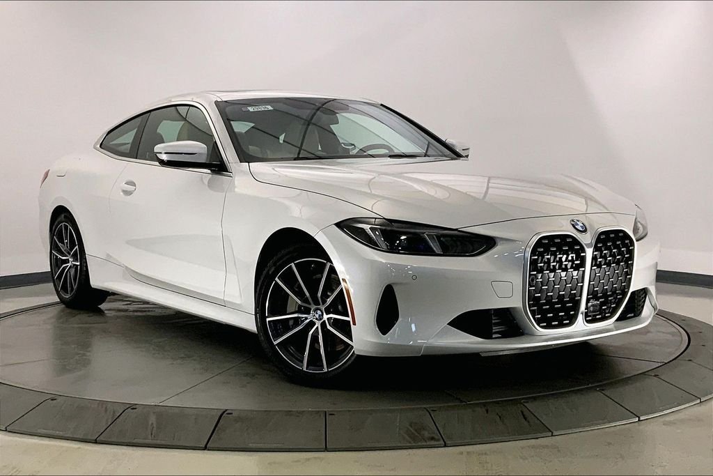 Used 2025 Mineral White Metallic BMW  image 33
