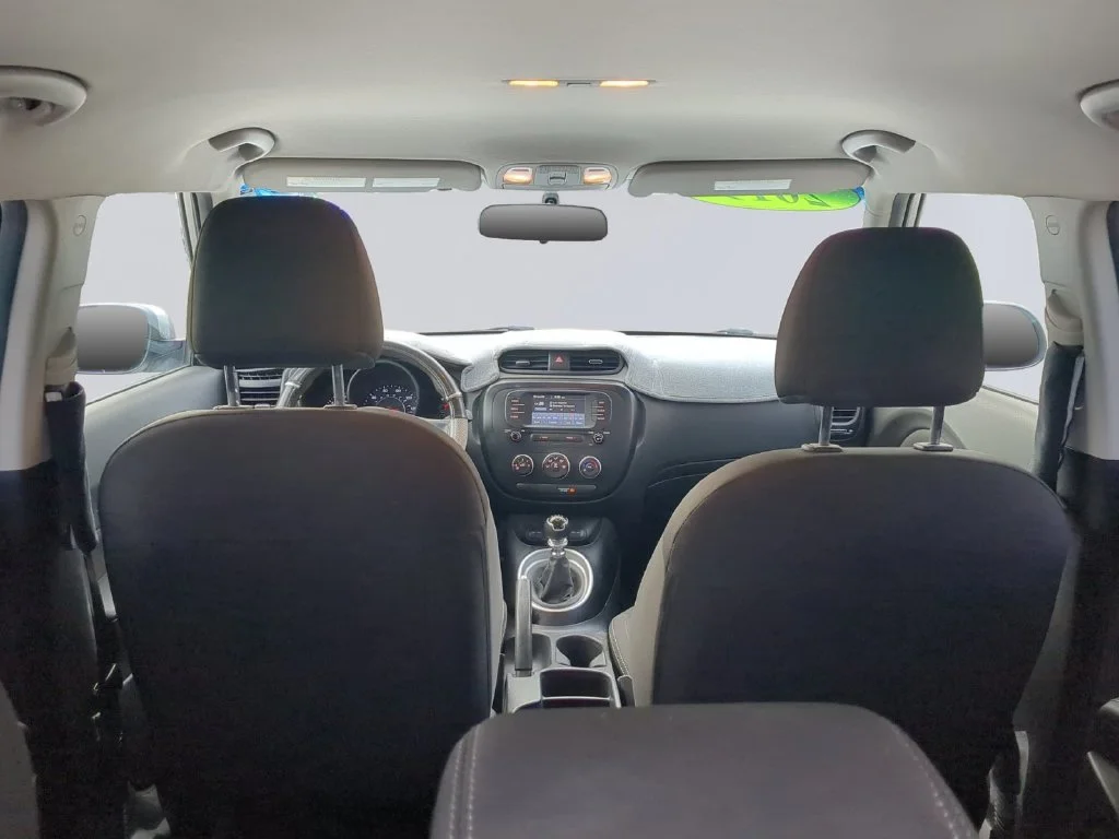 Used 2019 Silver Kia Base image 21