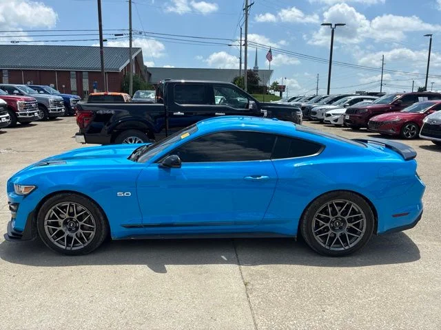 Used 2017 Grabber Blue Ford GT Premium image 4