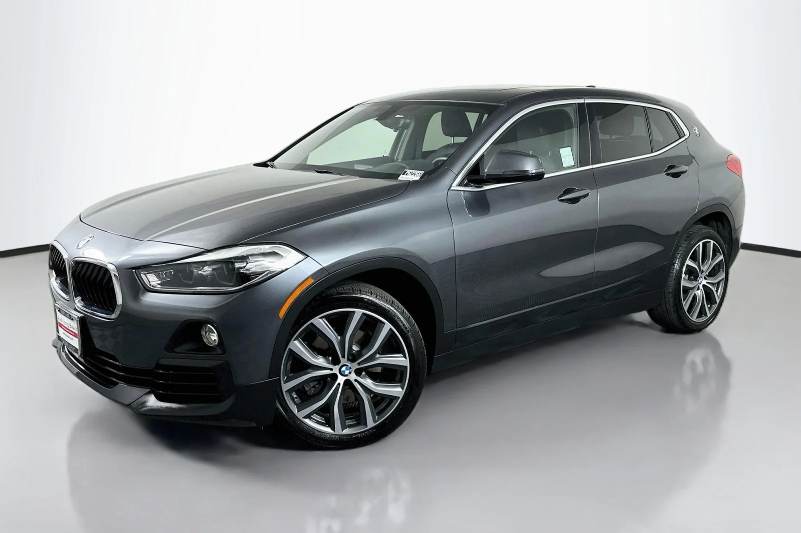 Used 2018 Mineral Gray Metallic BMW xDrive28i image 1