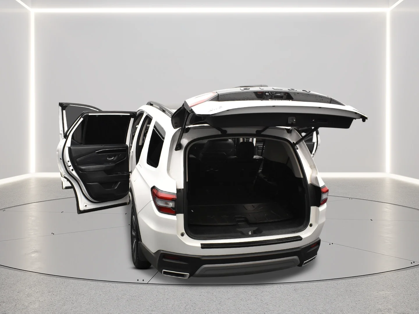 Used 2023 Platinum White Pearl Honda Touring image 5