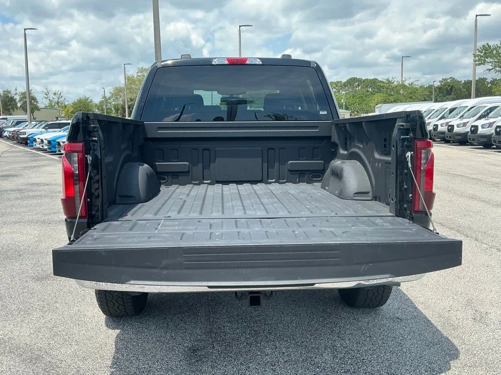 Used 2025 Black Ford XLT image 18
