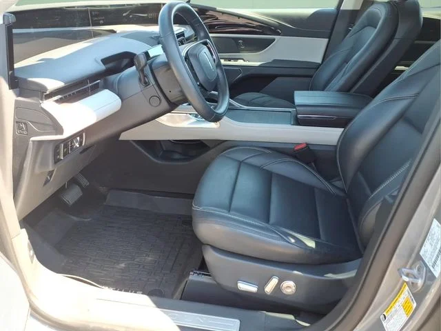 Used 2025 Gray Lincoln Premiere image 19