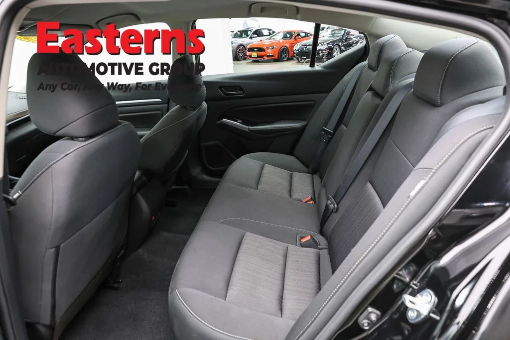 Used 2023 Black Nissan 2.5 SV image 21