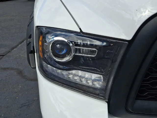 Used 2012 White Ram Express image 10