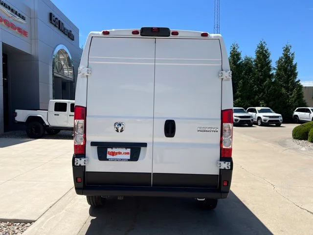 Used 2025 White Ram High Roof image 4