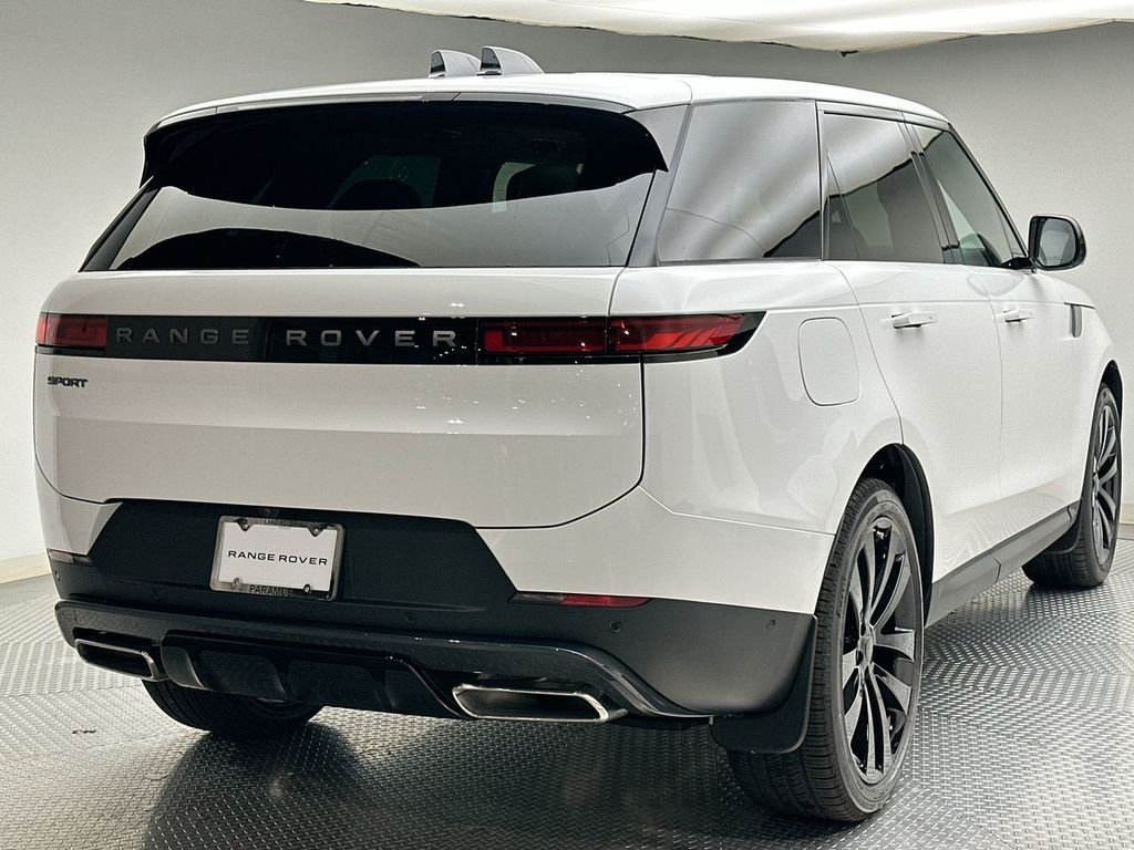 New 2026 Fuji White Land Rover SE image 3