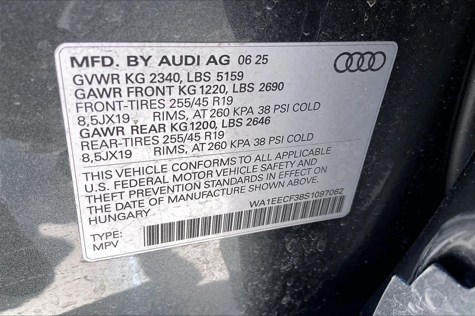 Used 2025 Daytona Gray Pearl Effect Audi S line Premium Plus image 35