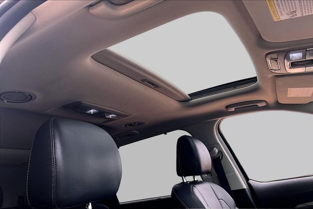 Used 2020 Black Kia SX image 15