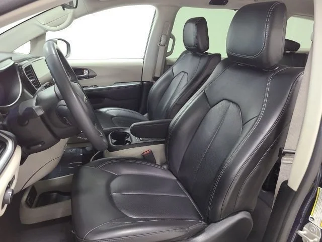 Used 2023 Fathom Blue Pearlcoat Chrysler Touring L image 15