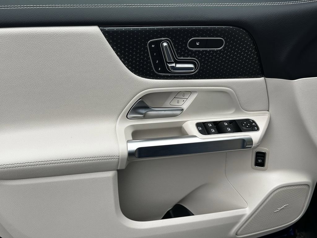 New 2026 Starling Blue Metallic Mercedes-Benz GLB 250 image 11