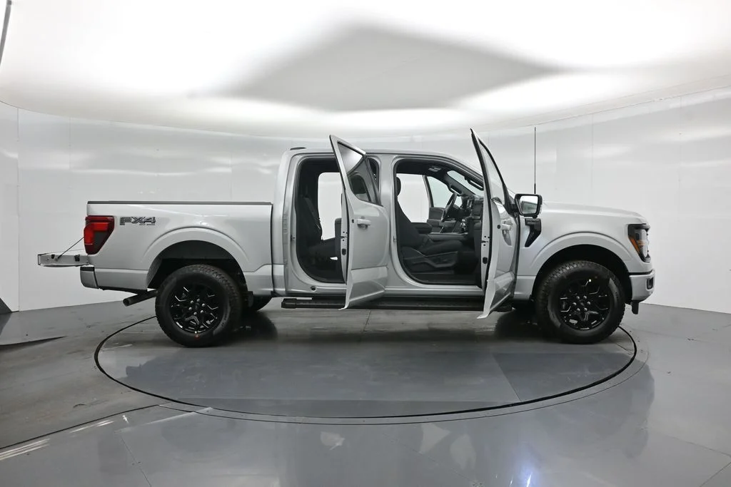 New 2026 Avalanche Ford XLT image 4