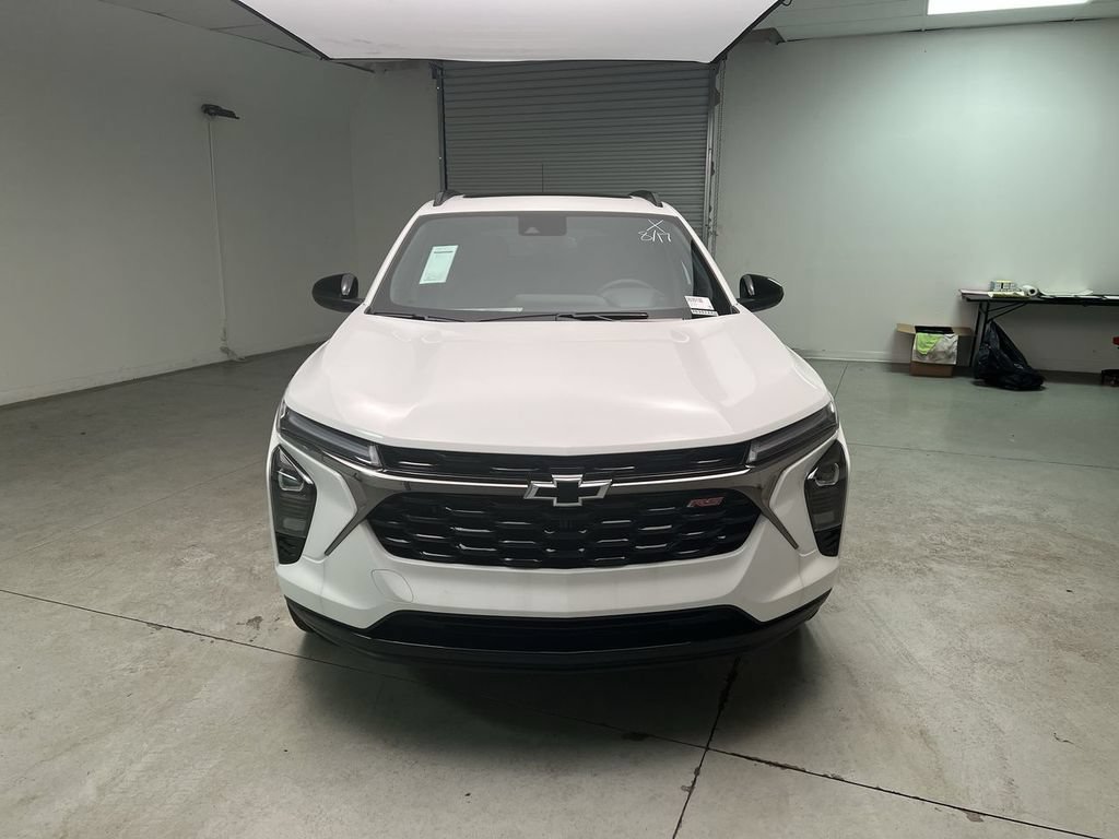 New 2026 Summit White Chevrolet 2RS image 3