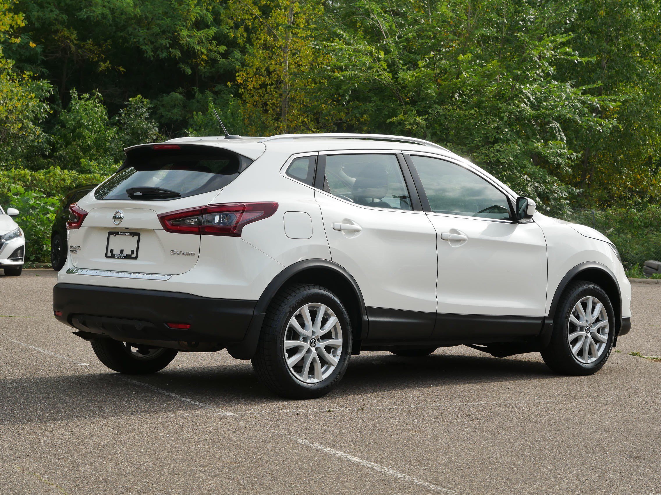 Certified Used 2022 Pearl White Tricoat Nissan SV image 7