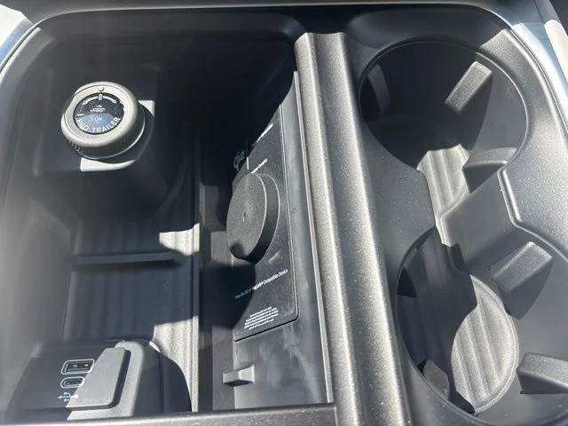 New 2027 Star White Metallic Tri-Coat Ford Platinum image 29