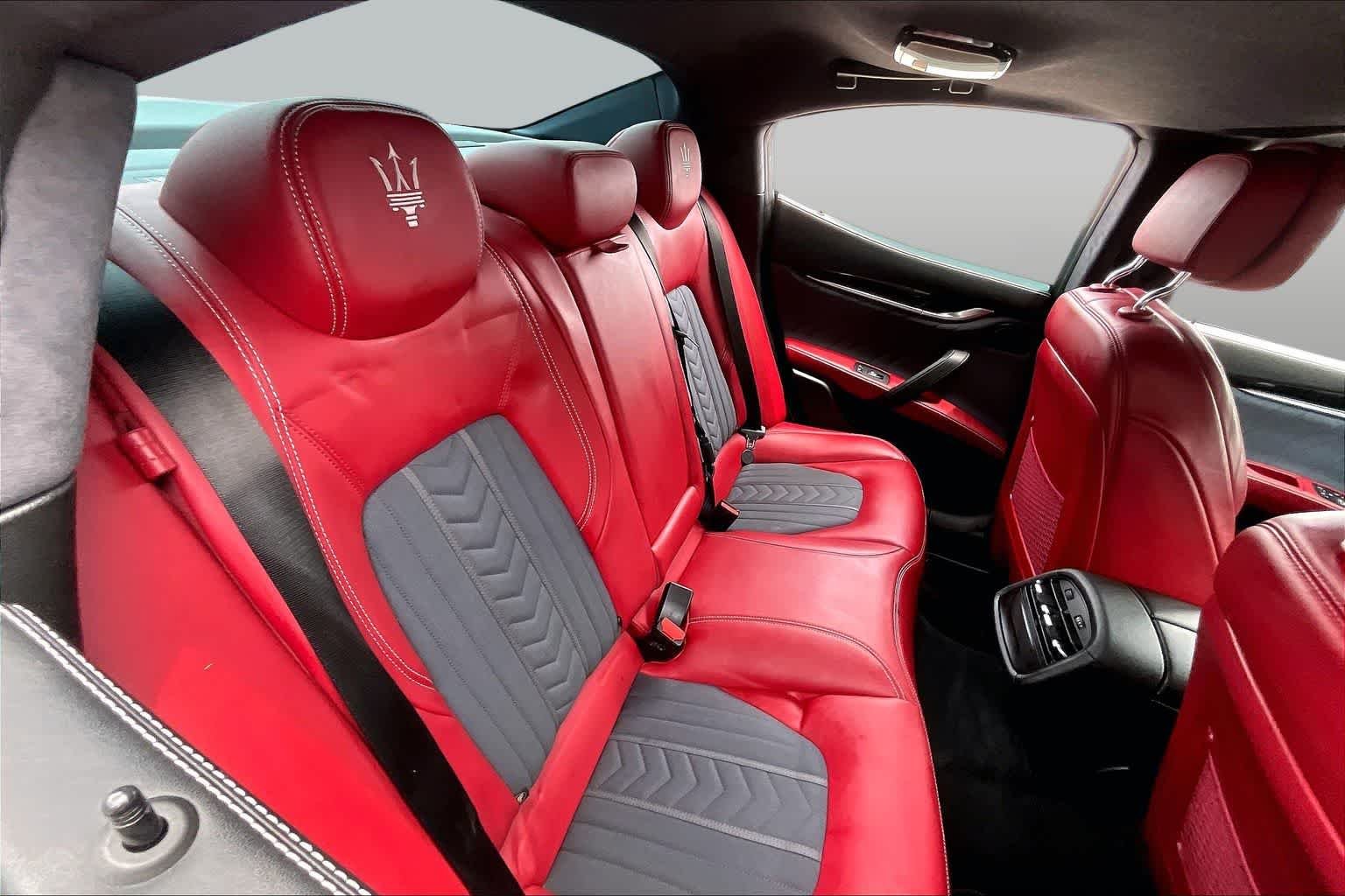 Used 2019 Rosso Folgore Mica Maserati GranLusso image 20