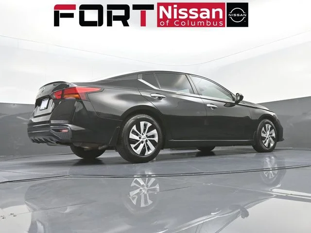 Used 2020 Black Nissan 2.5 S image 34