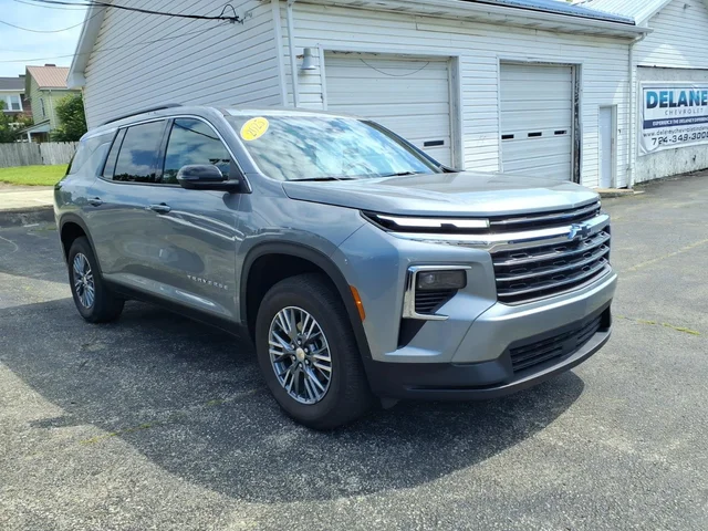 2025 Chevrolet Traverse LT