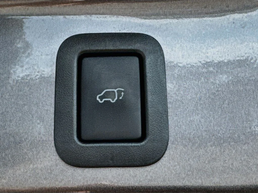 Used 2015 Gray Toyota LE Plus V6 image 30