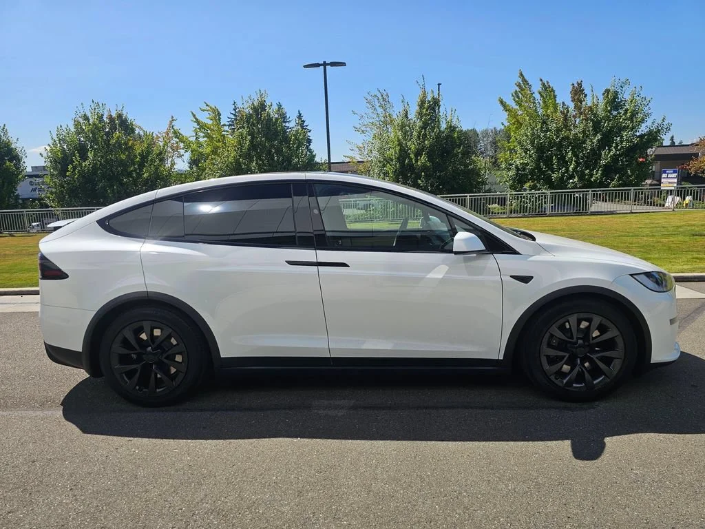 Used 2024  Tesla AWD image 6