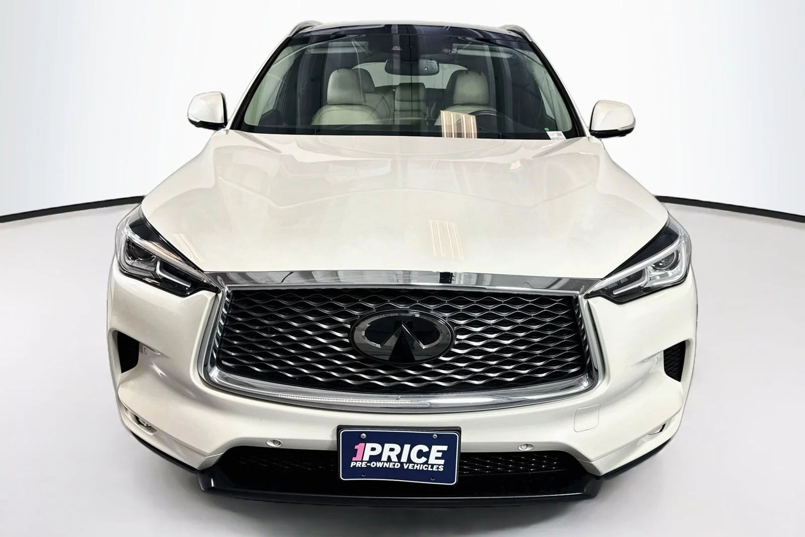 Used 2021 Majestic White INFINITI ESSENTIAL image 2