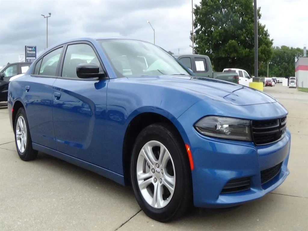 Certified Used 2023 Frostbite (pca) Dodge SXT image 4