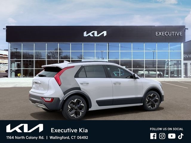 New 2026 Snow White Pearl Kia WAVE image 6