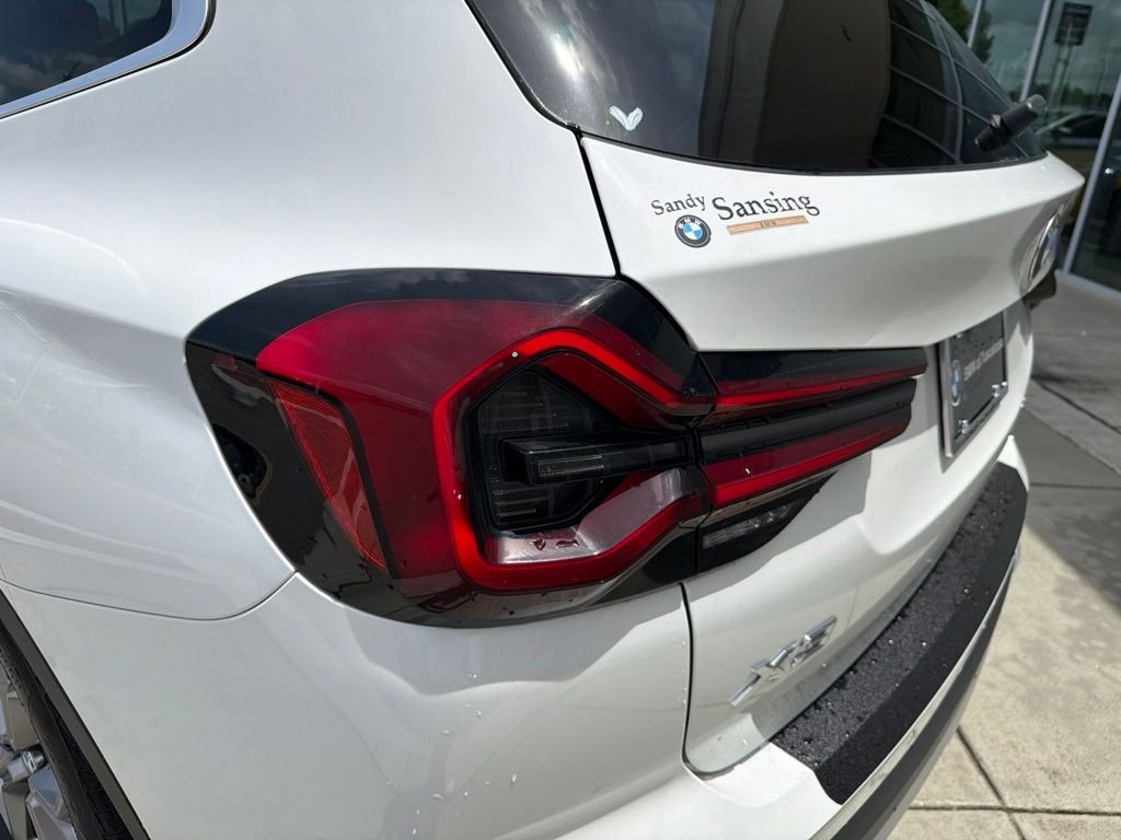 Used 2023 White BMW sDrive30i image 15