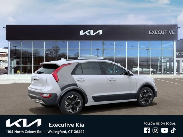 New 2026 White Kia Wave image 6