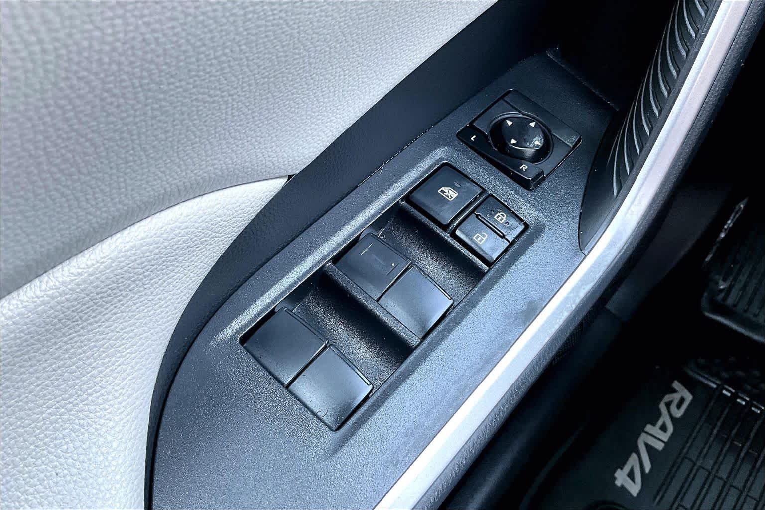Used 2020 Silver Sky Metallic Toyota XLE image 37