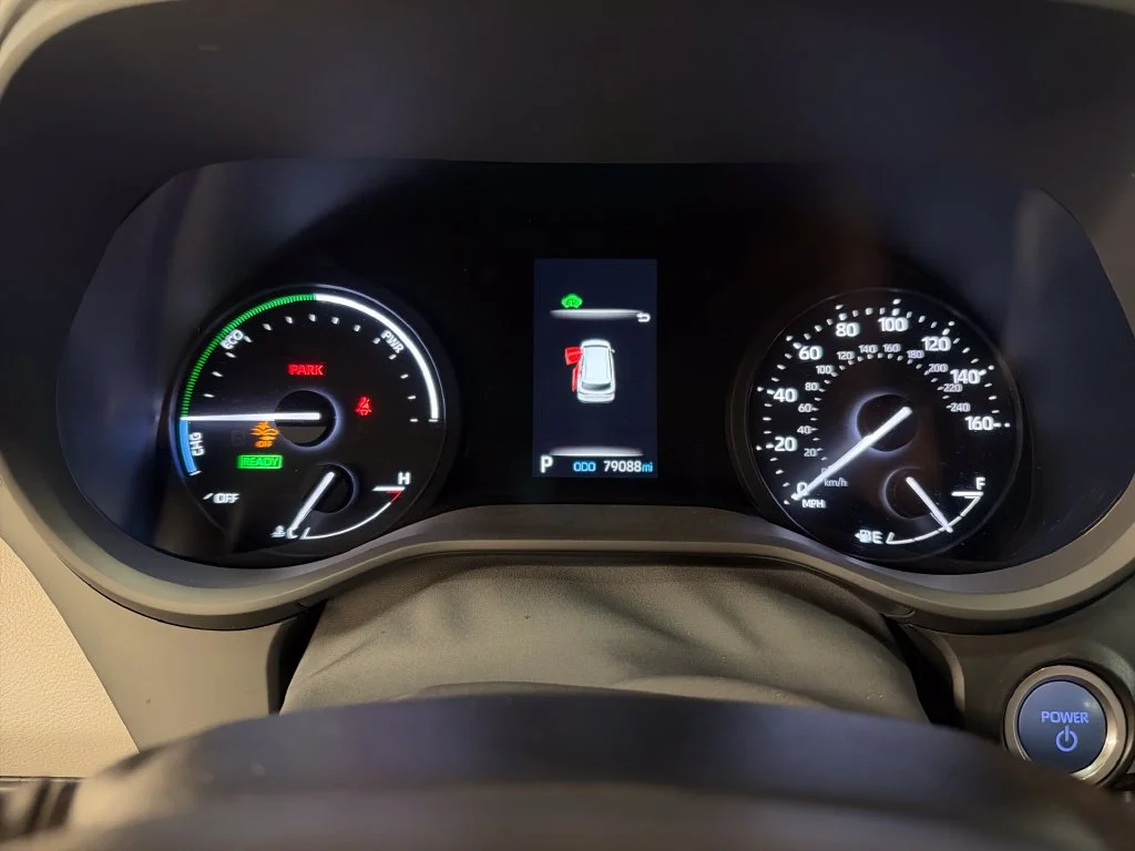 Certified Used 2022  Toyota XLE image 20