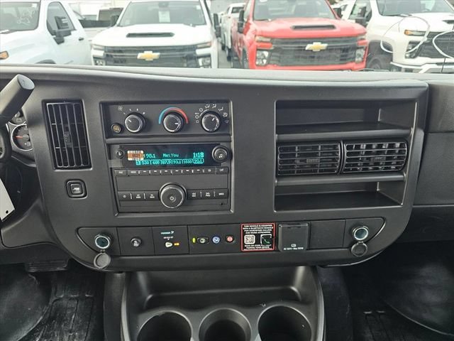 2025 Chevrolet Express Cargo Work Van - Photo 10