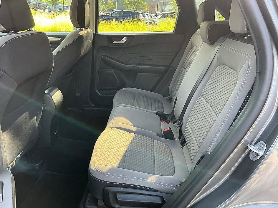 Used 2021 Gray Metallic Ford SE image 19