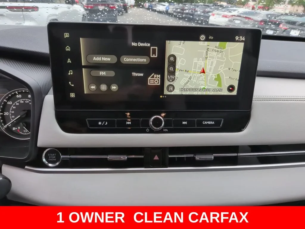 Used 2025 White Mitsubishi SE image 20