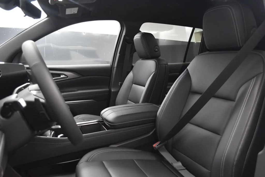 New 2026 Summit White Chevrolet LT image 21