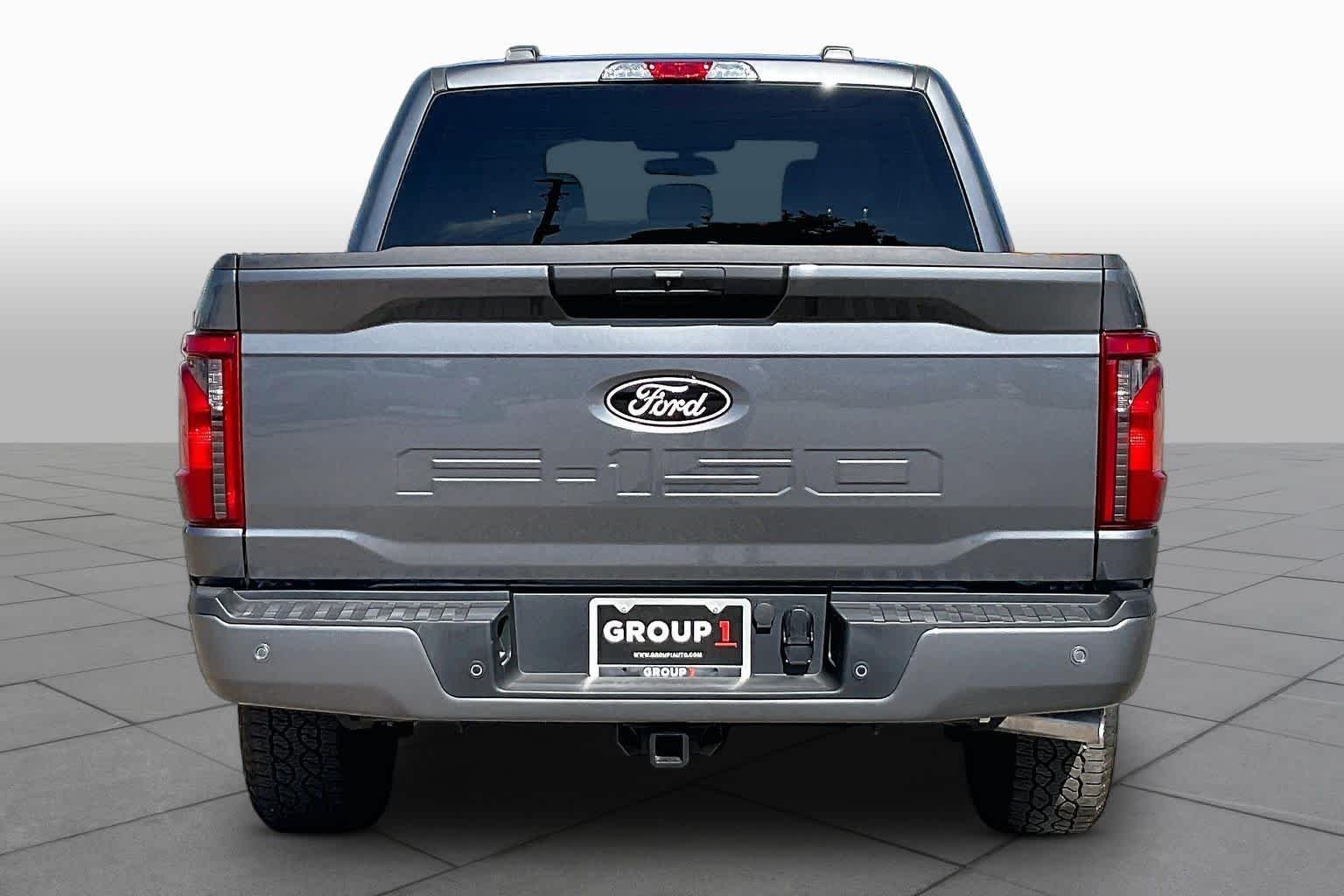 New 2026 Carbonized Gray Metallic Ford XLT image 4