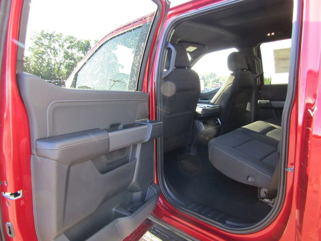 New 2026 Ruby Red Metallic Tinted Clearcoat Ford XLT image 23