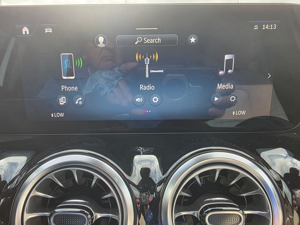 New 2026 Polar White Mercedes-Benz GLA 250 image 23