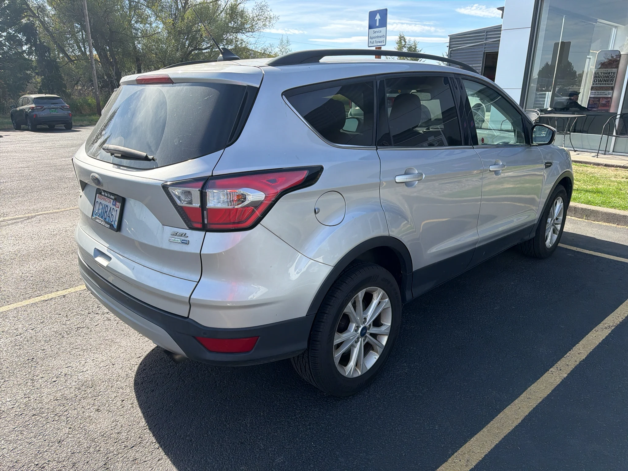 Used 2018 Ingot Silver Ford SEL image 4