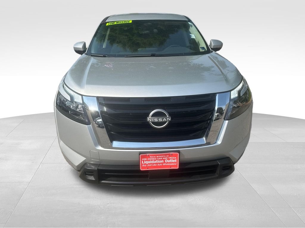 Used 2025 Silver Nissan SV image 59