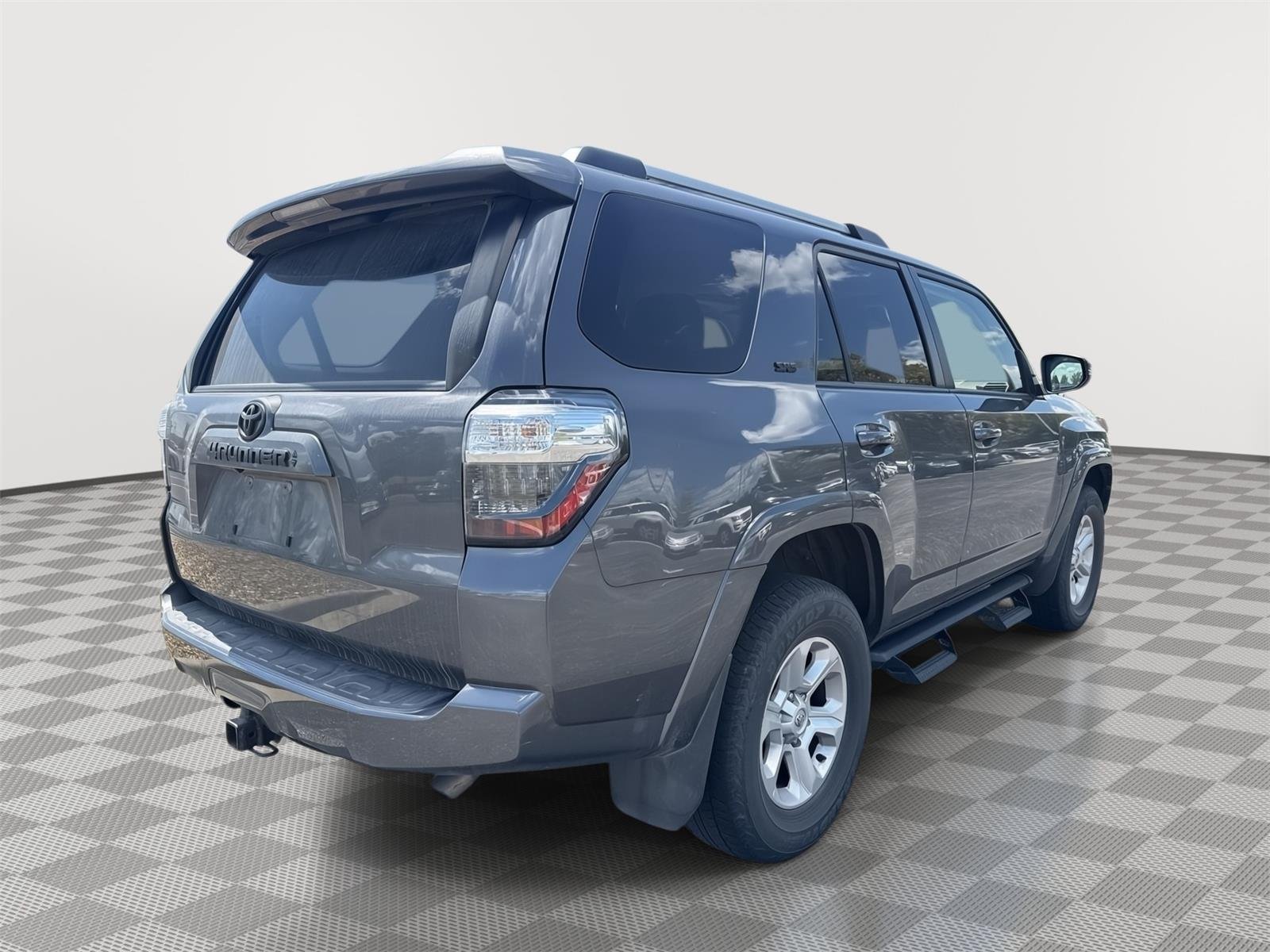 Used 2022 Magnetic Gray Metallic Toyota SR5 Premium image 4