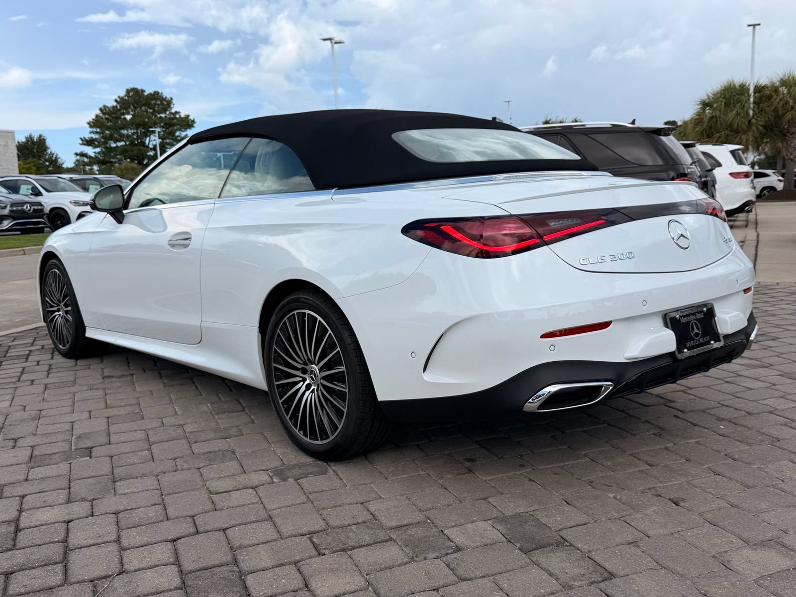New 2027 White Mercedes-Benz CLE 300 image 29